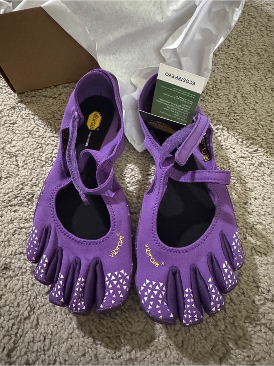 Vibram Shoes - Vibram Women's Purple FiveFingers Toe Shoes